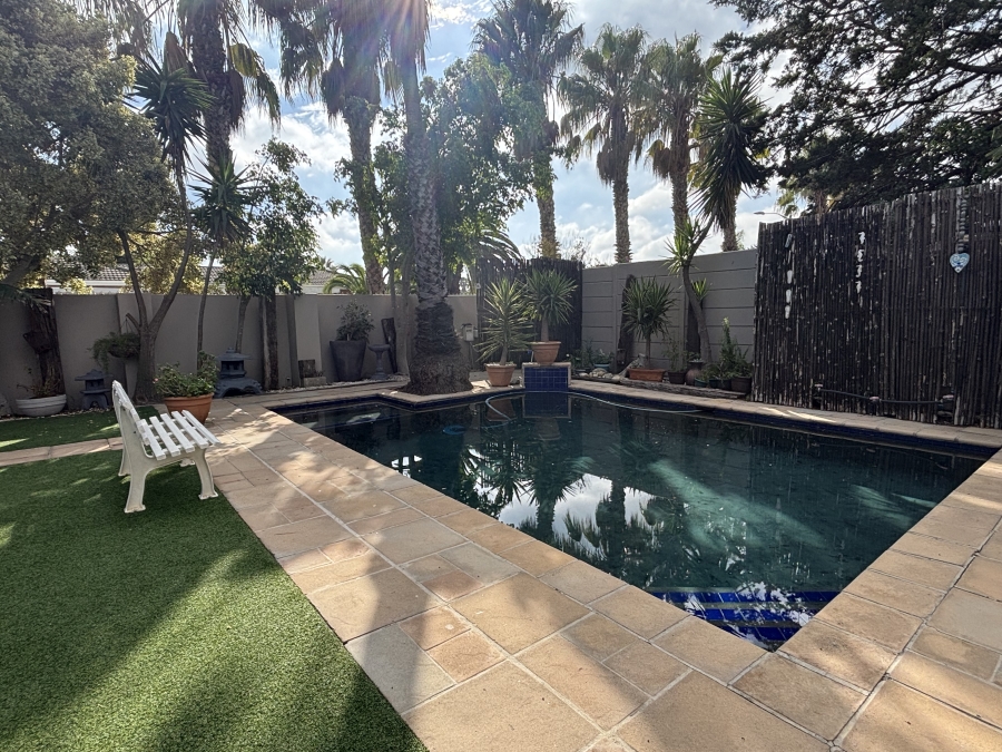 4 Bedroom Property for Sale in West Beach Western Cape